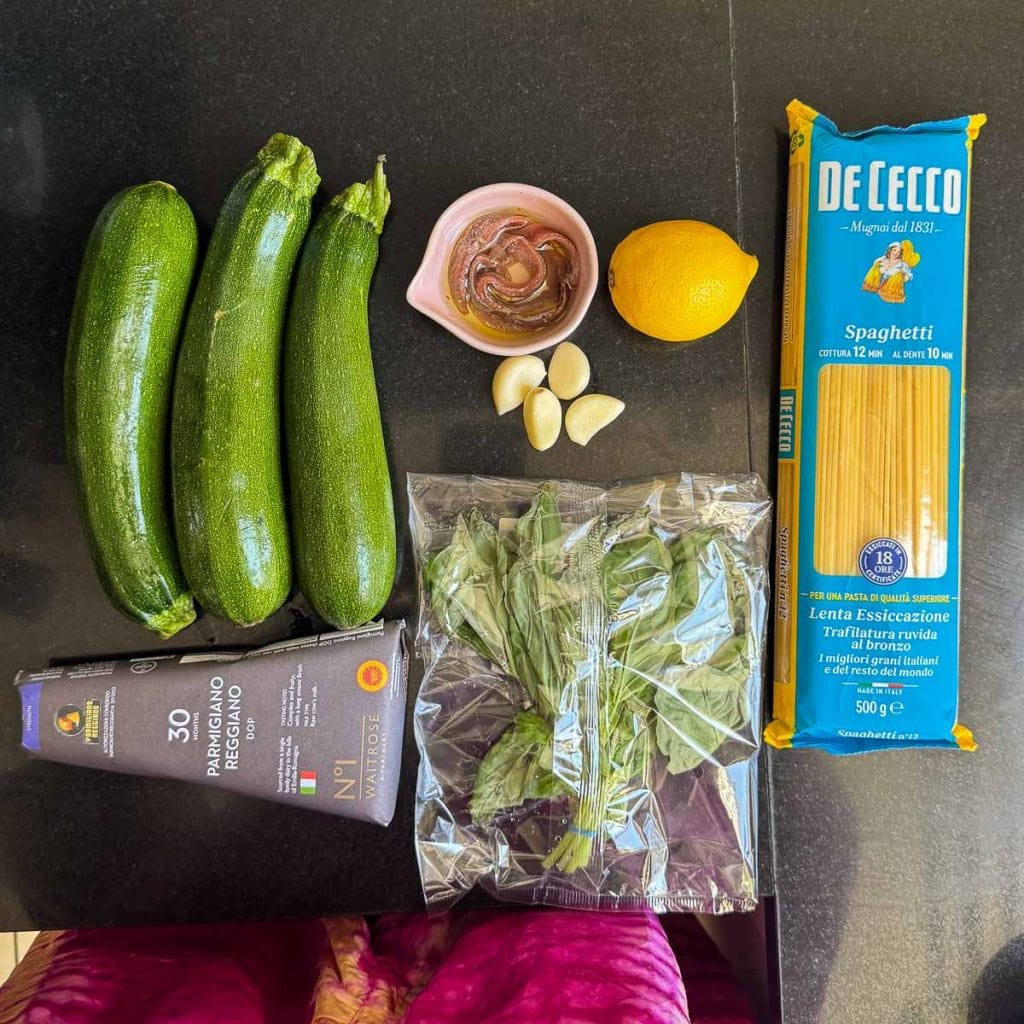Ingredients to make caramelised courgette pasta.
