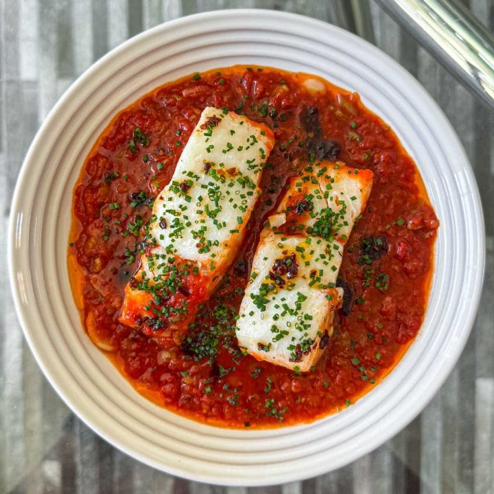 Tomato and chilli oil fish